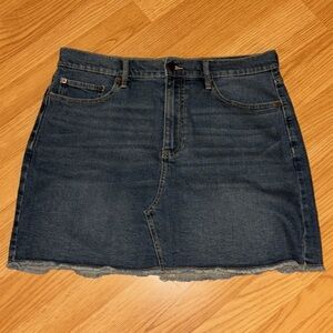 Calvin Klein Women's Jean Aline Skirt with Raw Edge Classic Demin 31 size 12